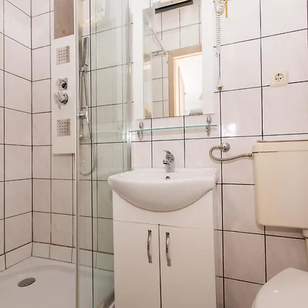 104 Luxsor * Trogir