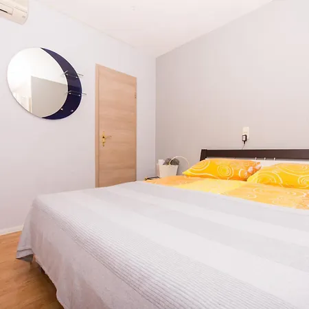 104 Luxsor Trogir
